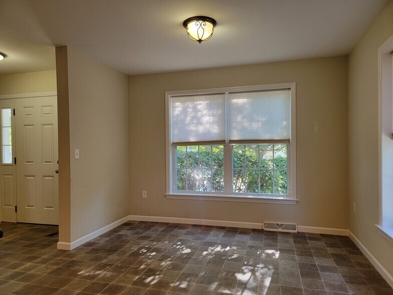 Building Photo - 709 Palmer Cir