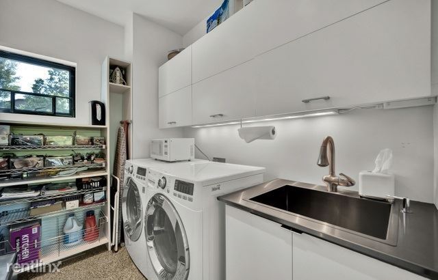 Building Photo - 1 br, 1 bath Condo - 1395 E Michigan Ave