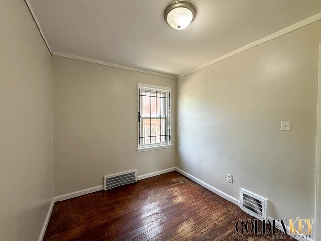 Building Photo - Charming 3 Bed 1 Bath on Detroit’s Eastside!