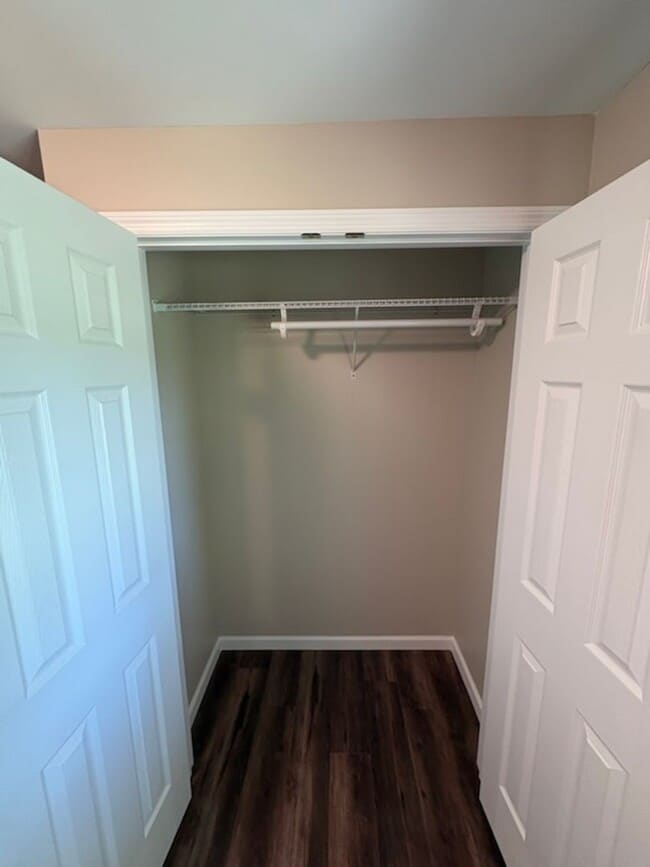 Building Photo - 844 Bales Rd