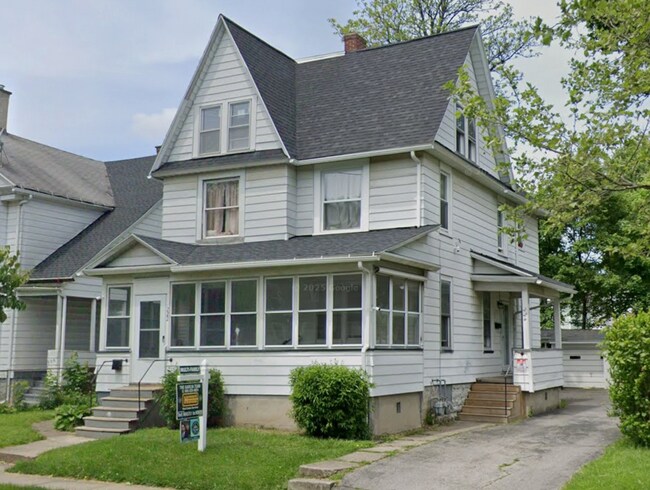 Building Photo - 220 Glenwood Ave