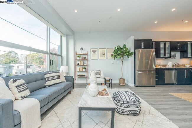 Building Photo - 1001 46th St