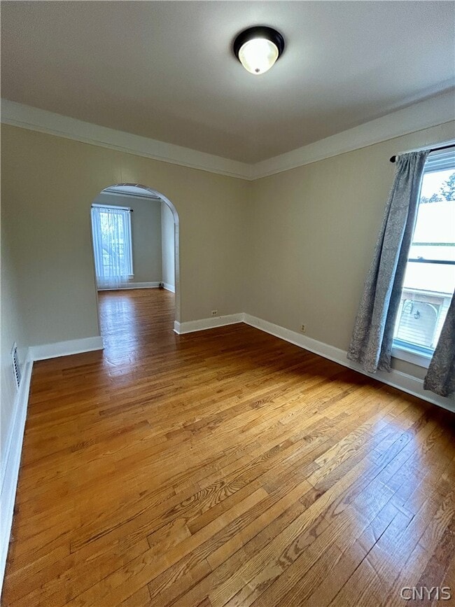 Building Photo - 722 N James St