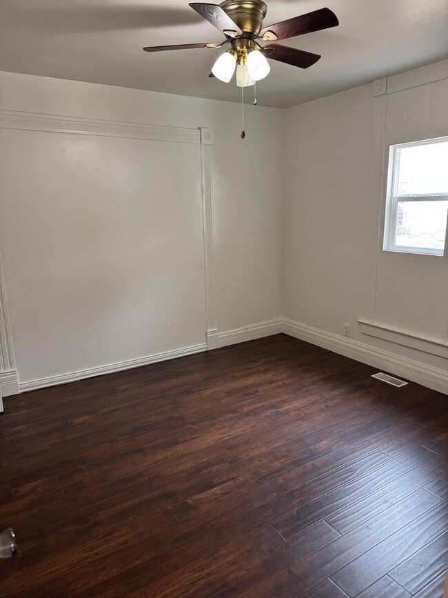 Building Photo - Adorable Rental Property Available in the heart of Guthrie.