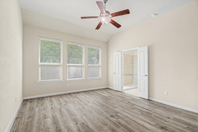 Building Photo - 3834 Raintree Village Dr