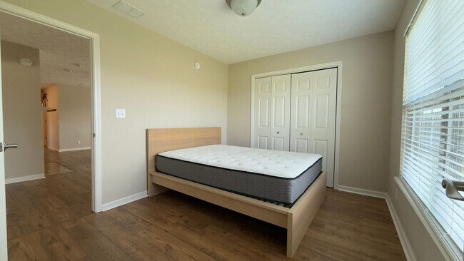 Building Photo - Updated 4-Bedroom Gem in West Lafayette – ...