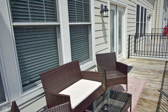 Building Photo - 2623 Manigault St