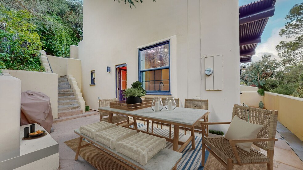 32'x24' North patio off of kitchen w/BBQ - 25648 Timpangos Dr