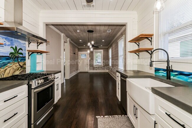 Building Photo - 4715 Avenue P 1/2
