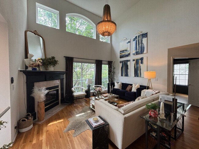Building Photo - Luxury Home with incredible views in Minsh...