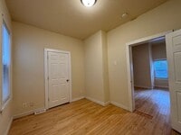 Building Photo - 385 Toronto St