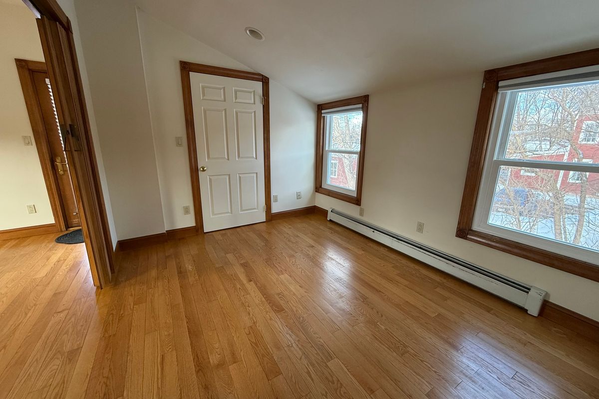 Building Photo - 109 Lake Ave