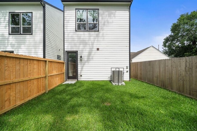 Building Photo - 7117 Goforth St