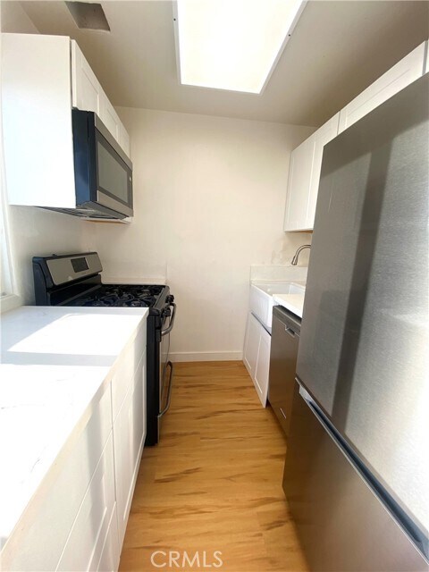 Building Photo - 2127 S Coast Hwy