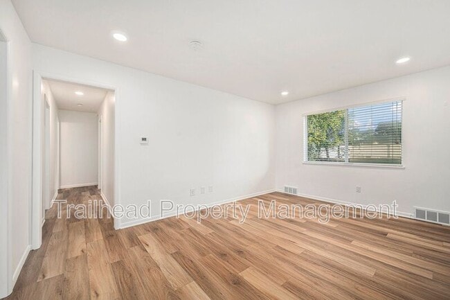 Building Photo - 7801 W 83rd St