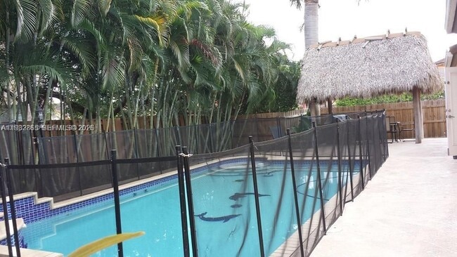 Building Photo - 15205 SW 13th Terrace