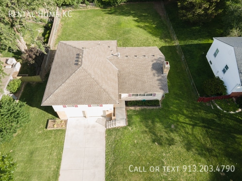 Building Photo - 9151 Somerset Dr
