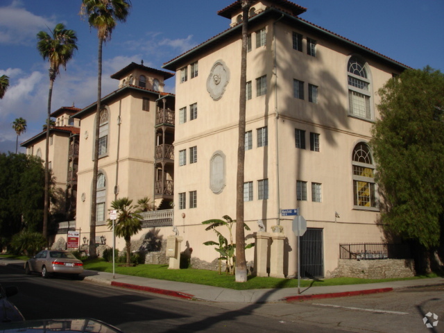 Building Photo - 1460 Mansfield N Ave