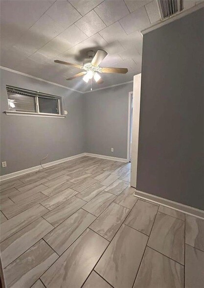 Building Photo - 483 Dogwood Dr