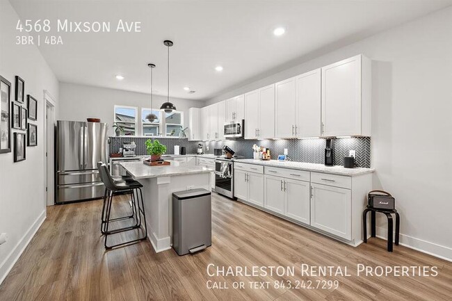 Building Photo - 4568 Mixson Ave