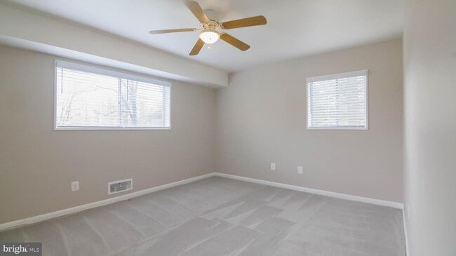 Building Photo - Spacious and sunny 1 bed/1 bath balcony co...