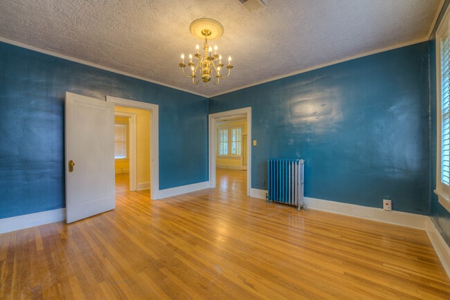 Building Photo - 296 N. Willett