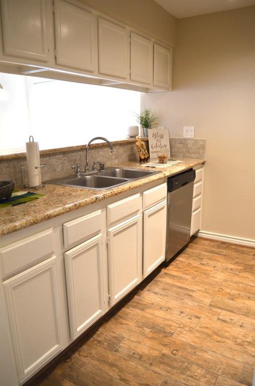 Building Photo - 10176 Oakberry St