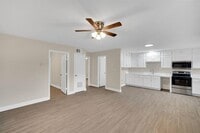 Building Photo - 709 George Hopper Rd