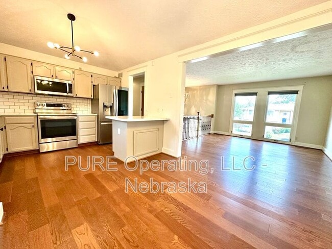 Building Photo - 8108 S 152nd Ave