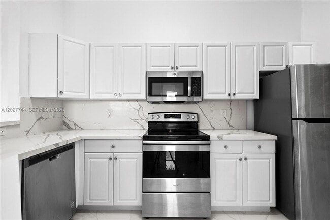 Building Photo - 4404 SW 160th Ave