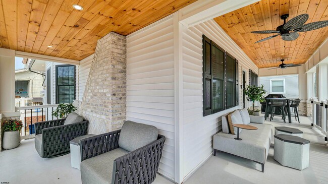 Building Photo - 6223 Winchester Ave