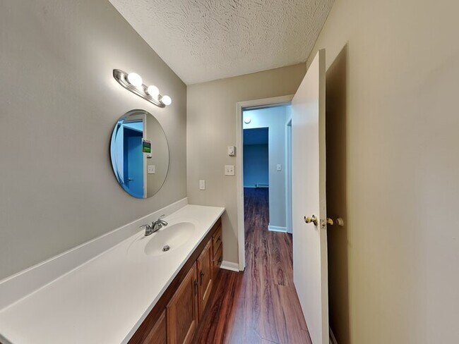 Building Photo - 3241 Remington Dr