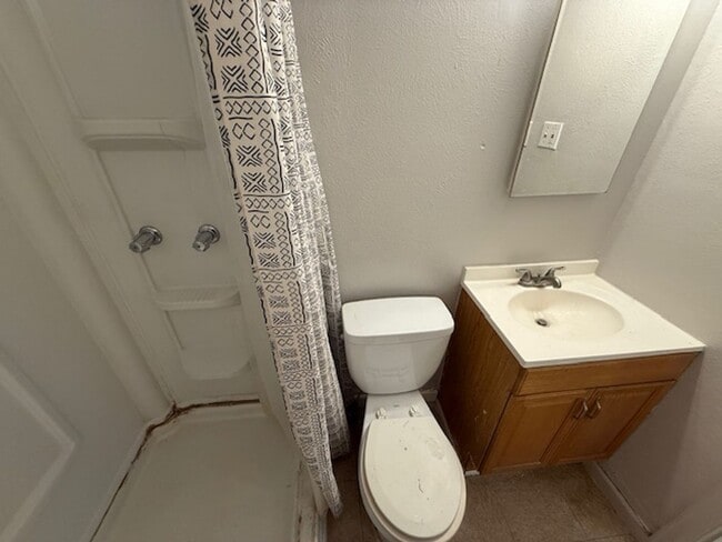 Building Photo - 1-Bedroom Apartment in Commerce City