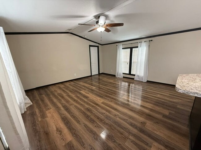 Building Photo - ? Beautifully Updated 3 Bedroom, 2 Bath Home in Bell City! ?