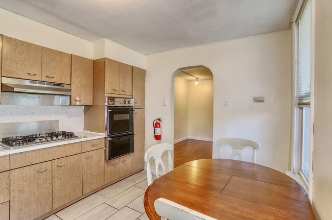 Building Photo - 911 17th St