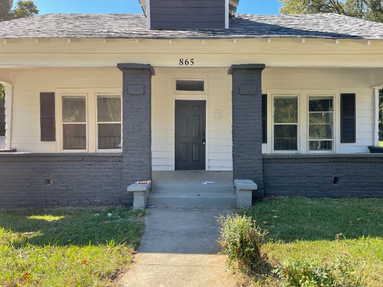 Primary Photo - 865 Alma St