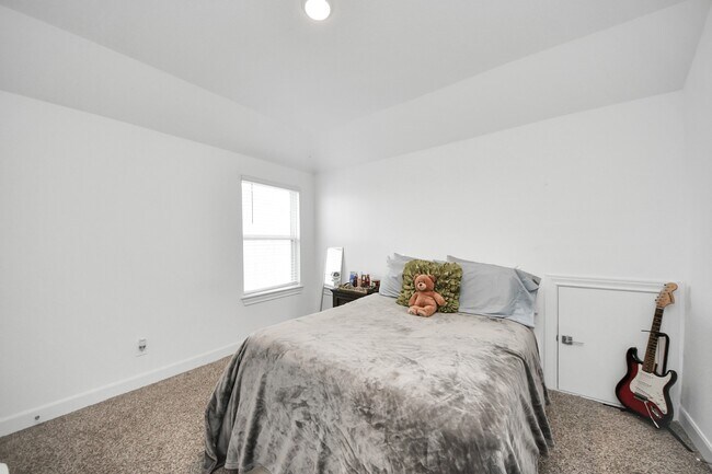 Building Photo - 21130 Almaco Dr