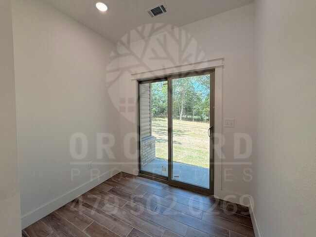 Building Photo - Bella Vista Single-Family Home- 2 Bed/ 2 Bath - Well-Crafted Camden Plan