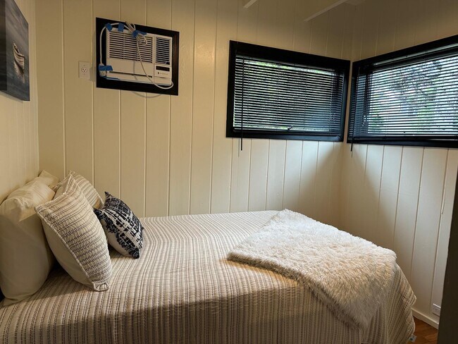 Building Photo - 581 Bayberry Walk