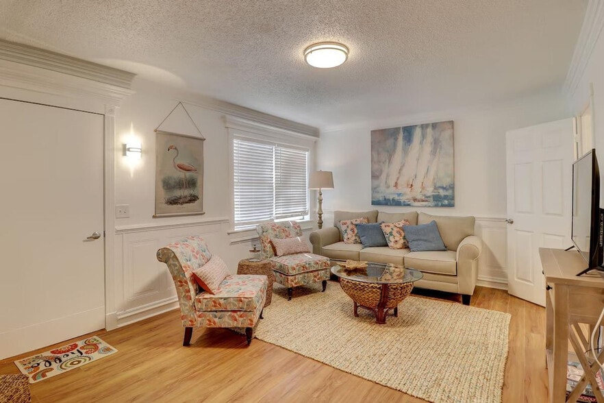 Primary Photo - 400 William Hilton Pkwy