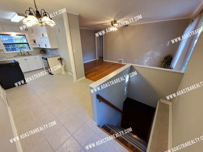 Building Photo - 4825 W 75th St