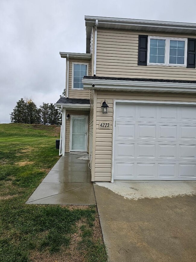 Building Photo - 4223 Serenity Ct