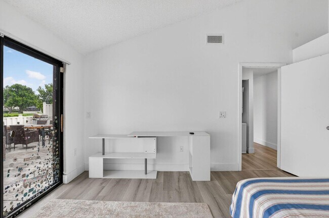 Building Photo - 9903 Boca Gardens Trail