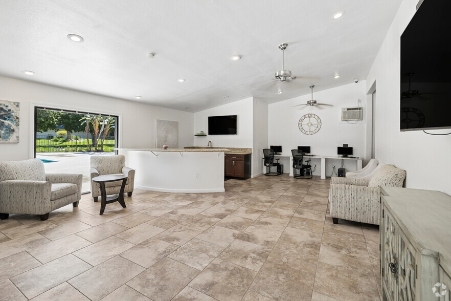 Clubhouse - Oro Apartments