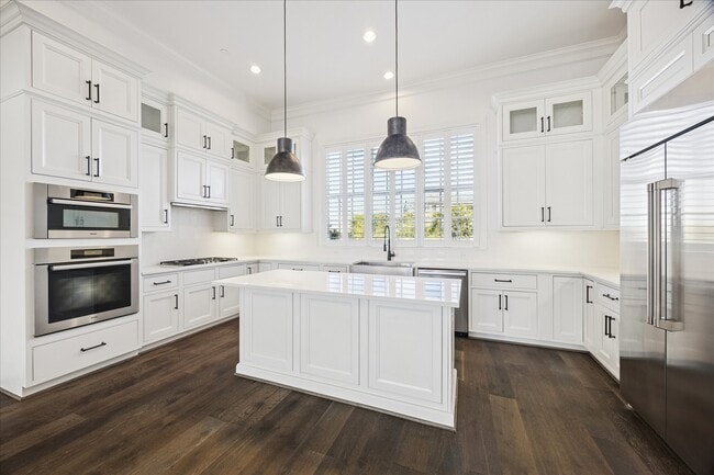 Building Photo - 3850 Glen Arbor Dr