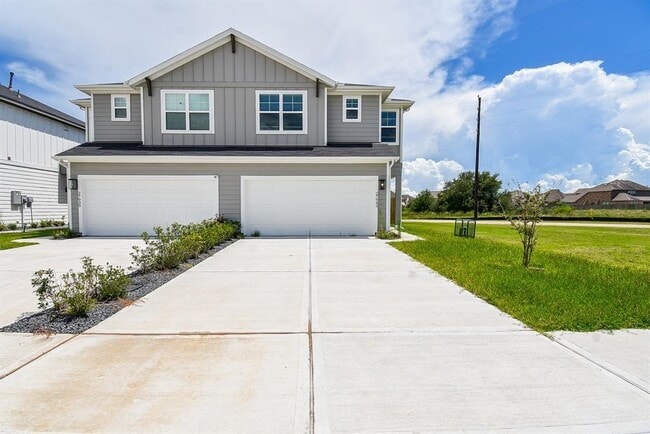 Building Photo - 27943 Western Crk Ct