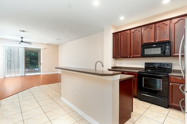 Building Photo - Lake Nona Preserve 3 bdrm townhome ready f...
