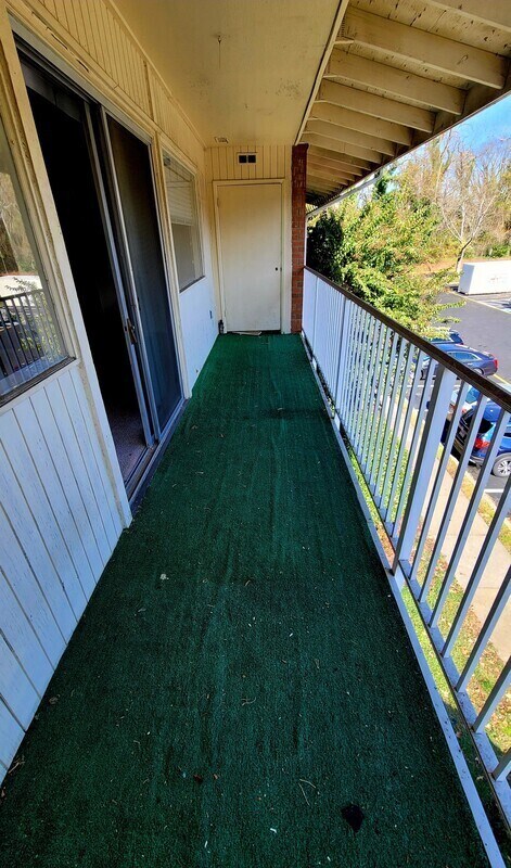 Building Photo - 5616 Crenshaw Rd
