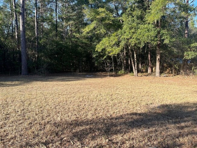 Building Photo - Quiet Neighborhood!