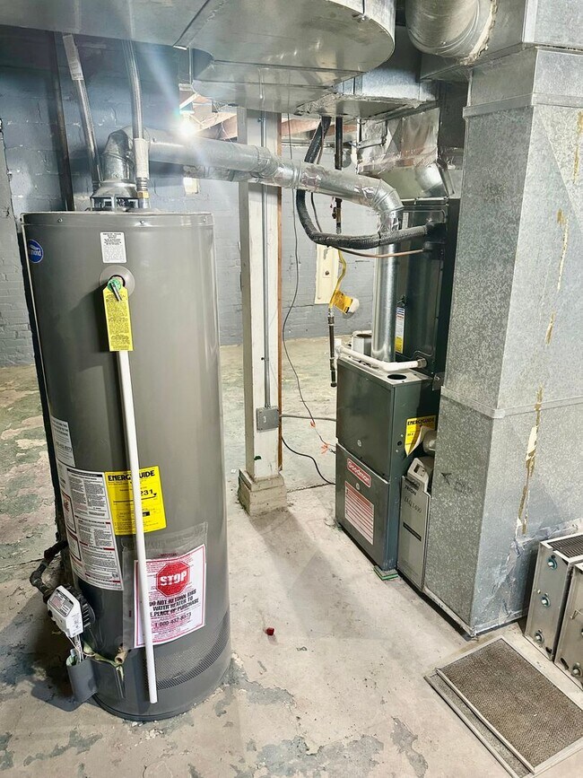 Building Photo - Charming Completely Remodeled Home!